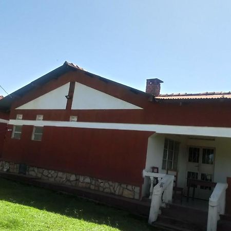 Knowledge For Change House Hotel Fort Portal ภายนอก รูปภาพ